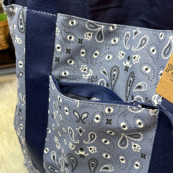 NWT PINK VICTORIA'S SECRET Reversible Canvas Paisley to Navy Tote Bag - Picture 11 of 16